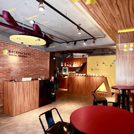 Backpackers Hostel - Ximen Taipei Bagian luar foto