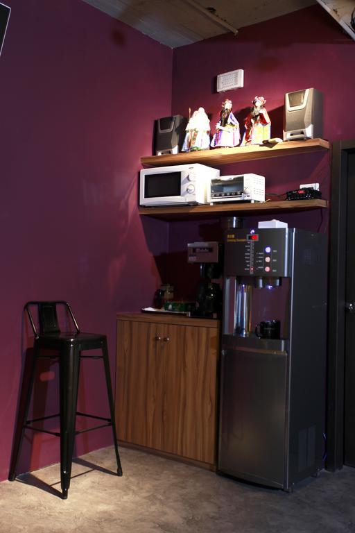 Backpackers Hostel - Ximen Taipei Bagian luar foto