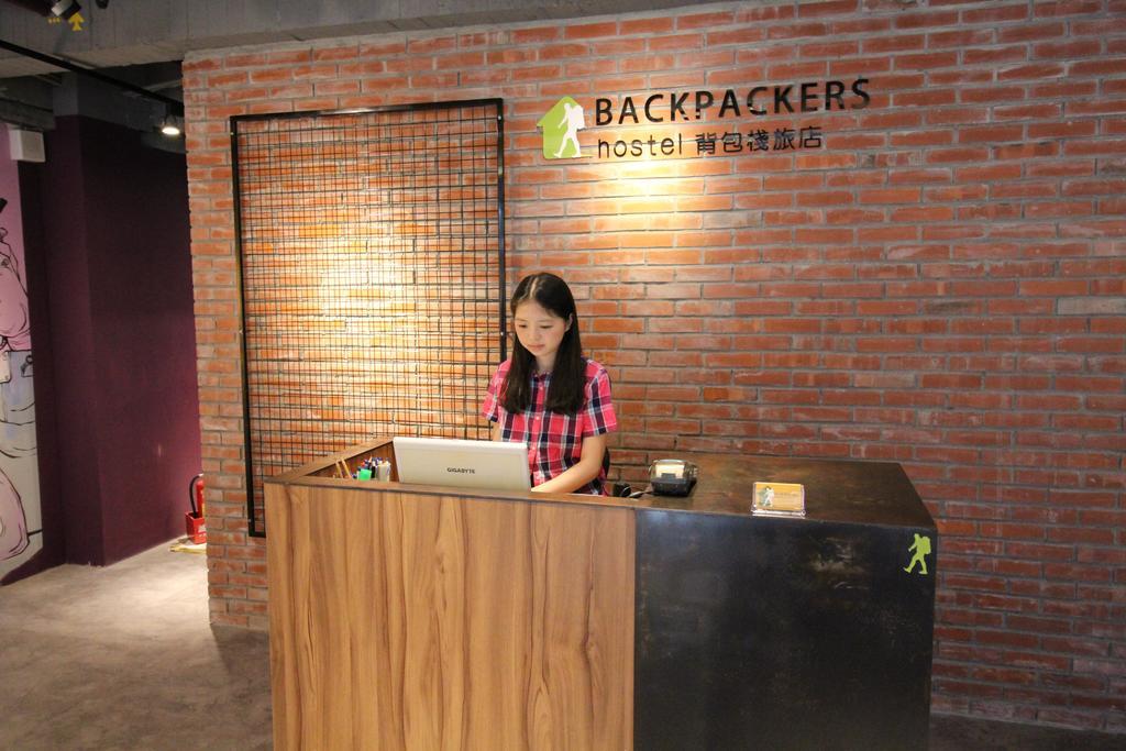 Backpackers Hostel - Ximen Taipei Bagian luar foto
