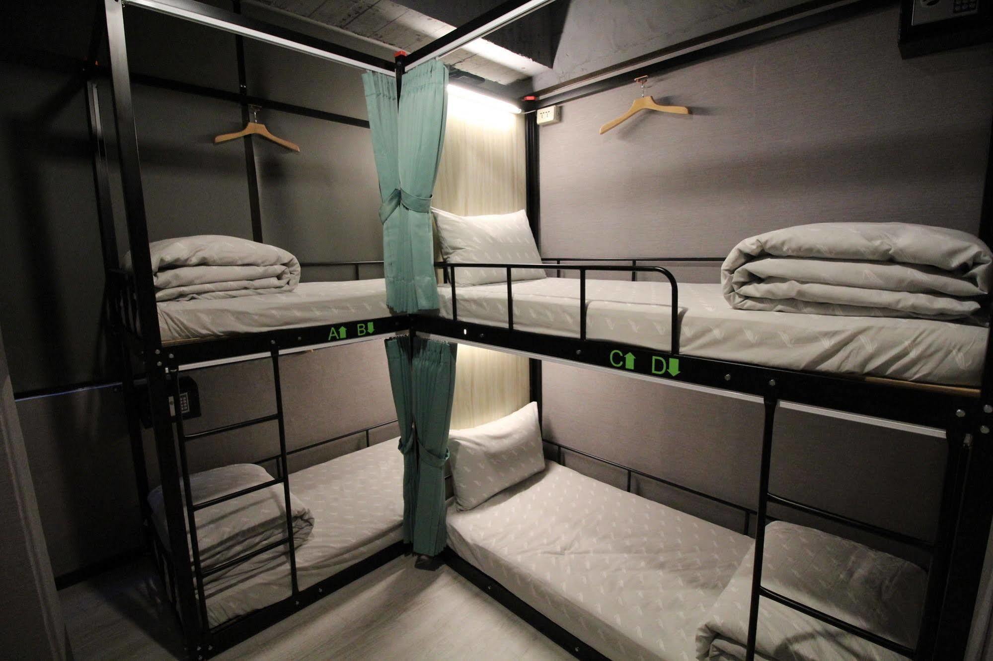 Backpackers Hostel - Ximen Taipei Bagian luar foto