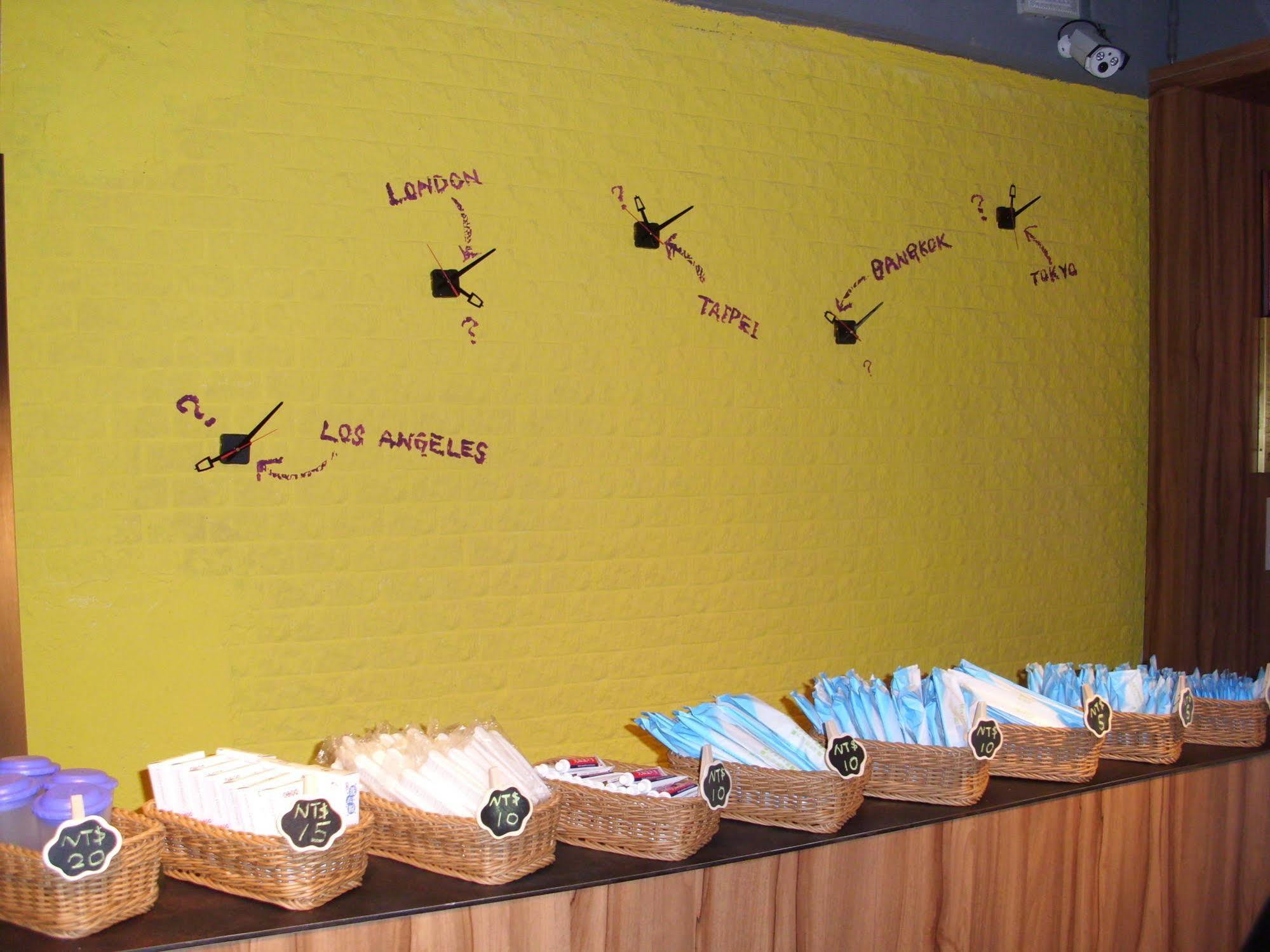 Backpackers Hostel - Ximen Taipei Bagian luar foto